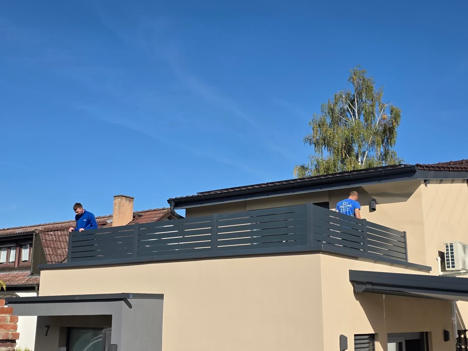 Montaža aluminijske ograde na krovnoj terasi, ekipa ALU LINE Systems